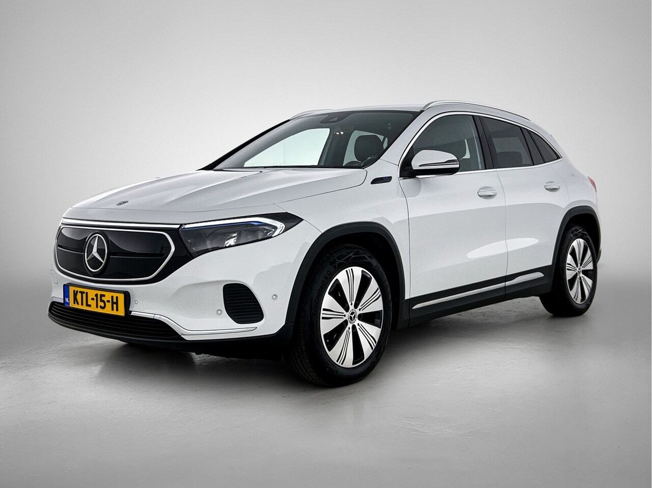 Mercedes-Benz EQA - 250 Progressive 67 kWh | Ledkoplampen | Sfeerverlichting | Parkeerpakket met achteruitrijc - AutoWereld.nl