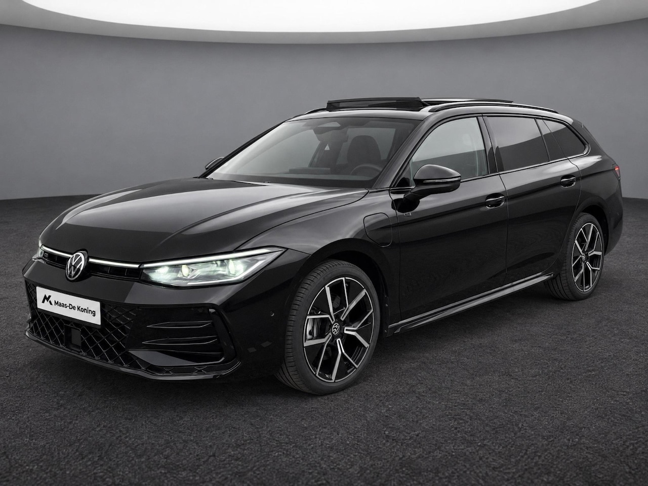 Volkswagen Passat Variant - 1.5eHybrid 200kW/272PK R-Line Black Style Plus · Panoramadak · Leder · Trekhaak · Harman K - AutoWereld.nl