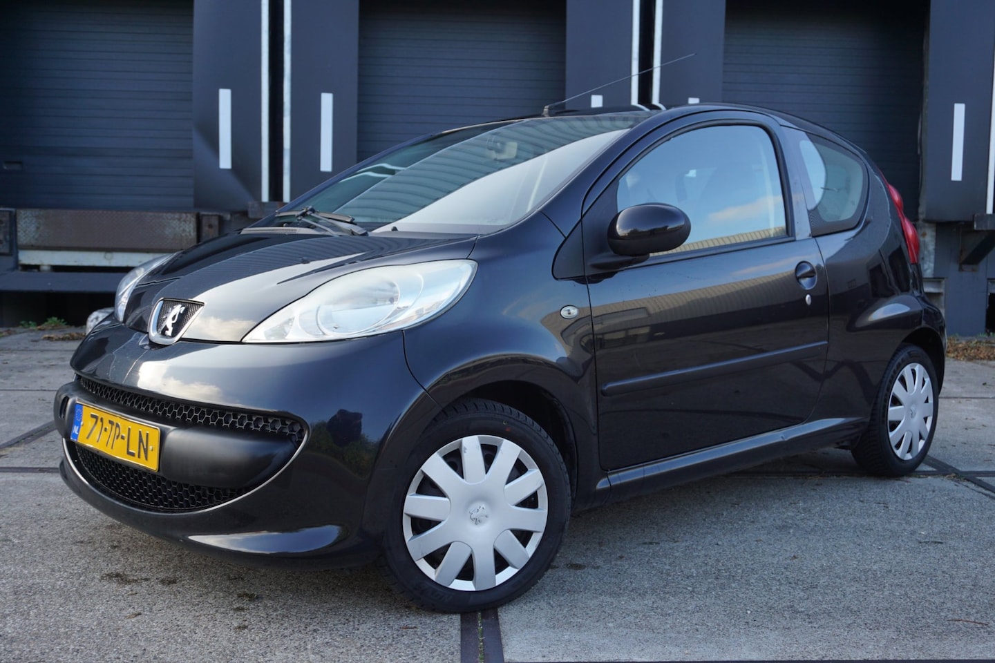 Peugeot 107 - 1.0-12V XS 1.0-12V XS - AutoWereld.nl