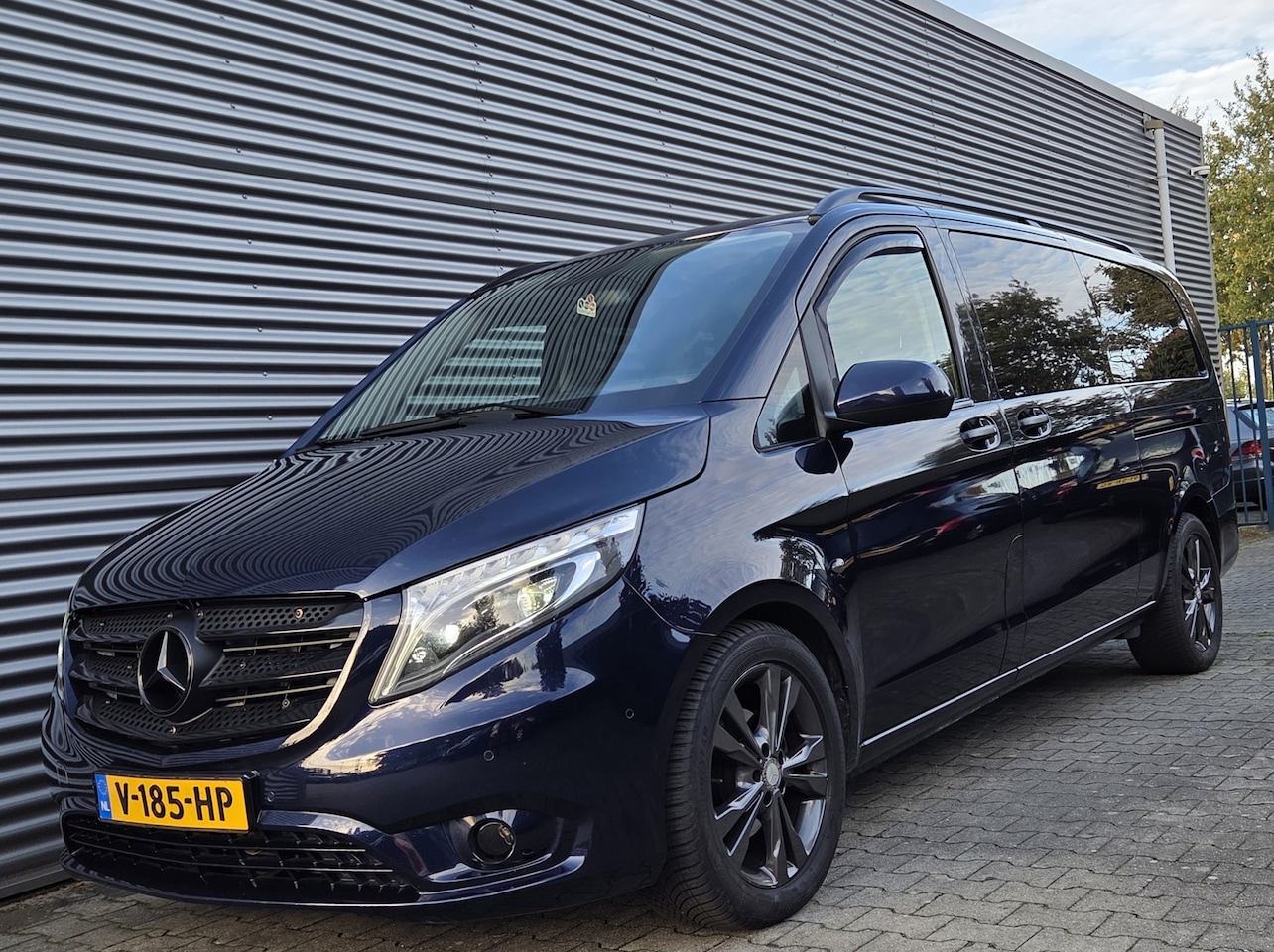 Mercedes-Benz Vito - 114 CDI Extra Lang DC Comfort 08-2017 Cavansitblau Metallic (MARGE!!) - AutoWereld.nl