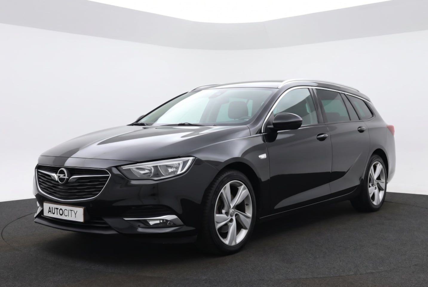 Opel Insignia Sports Tourer - 1.5 Turbo Dynamic Automaat l Camera l Cruise l Trekhaak | Winterpakket - AutoWereld.nl