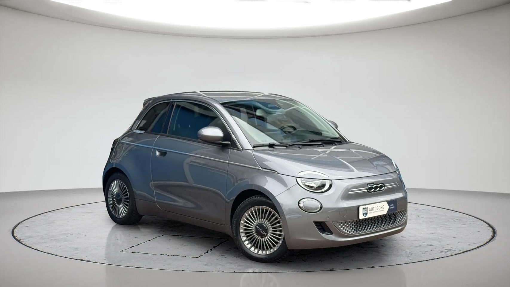 Fiat 500 - 42 kWh Gratis afleverpakket | SOH 92% | Snelladen | Stoelverwarming | Camera | CarPlay - AutoWereld.nl