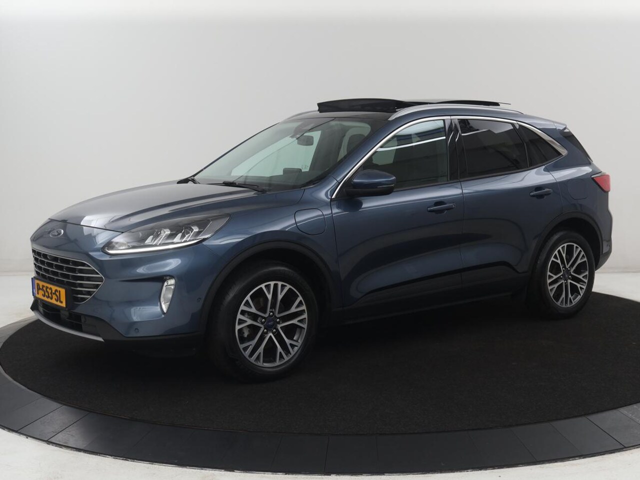 Ford Kuga - 2.5 PHEV Titanium | SOH 97,4% | Camera | Trekhaak | Pano.Dak | Dodehoek ASS. | Navigatie | - AutoWereld.nl