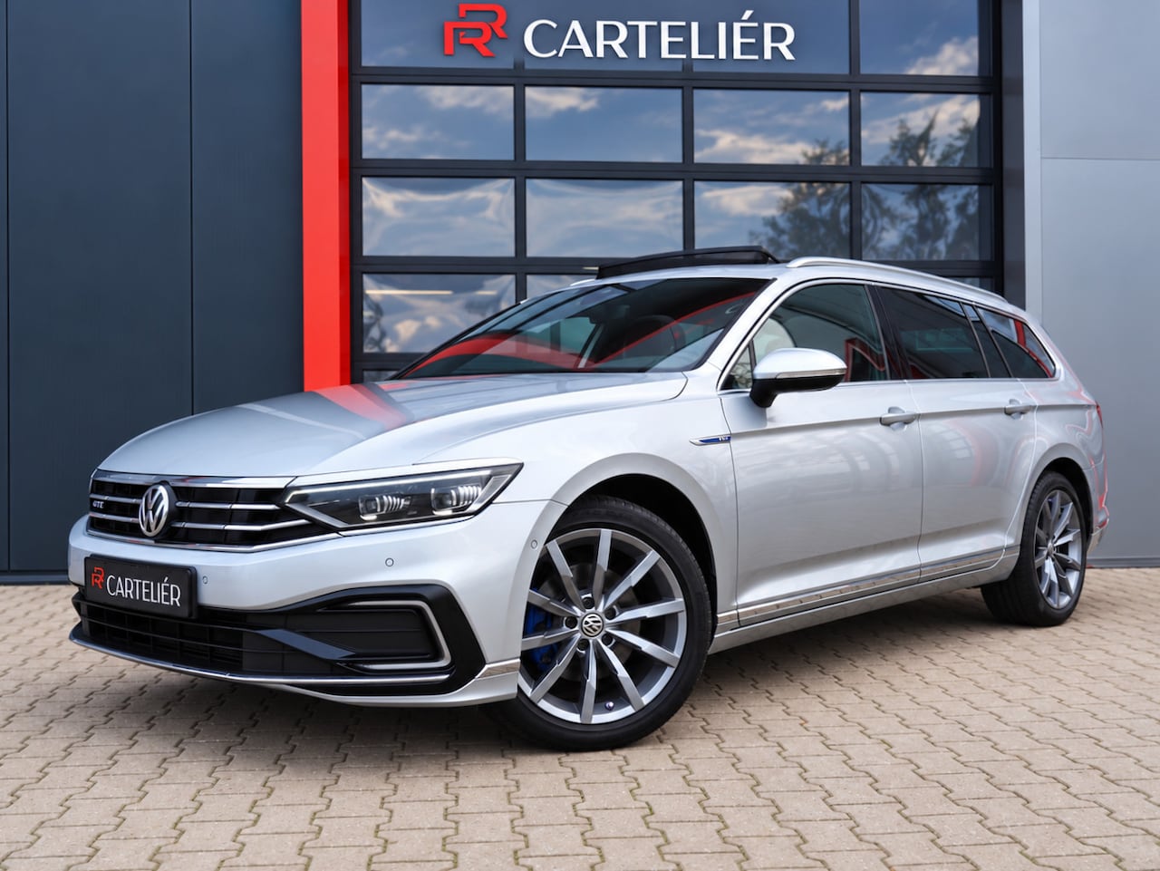 Volkswagen Passat Variant - 1.4 TSI PHEV GTE 218PK | Dynaudio! | Pano | Trekhaak | Digital Dash | Matrix IQ Led | Adap - AutoWereld.nl