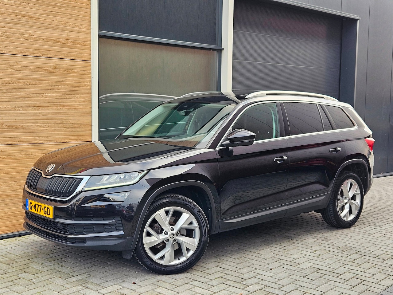 Skoda Kodiaq - 1.5 TSI Business Edition Pano ACC Canton 19" Keyless Trekhaak - AutoWereld.nl