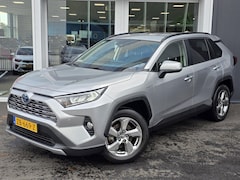 Toyota RAV4 - 2.5 Hybrid AWD First Edition Trekhaak | Dodehoekdetectie | Parkeersensoren | 360 camera