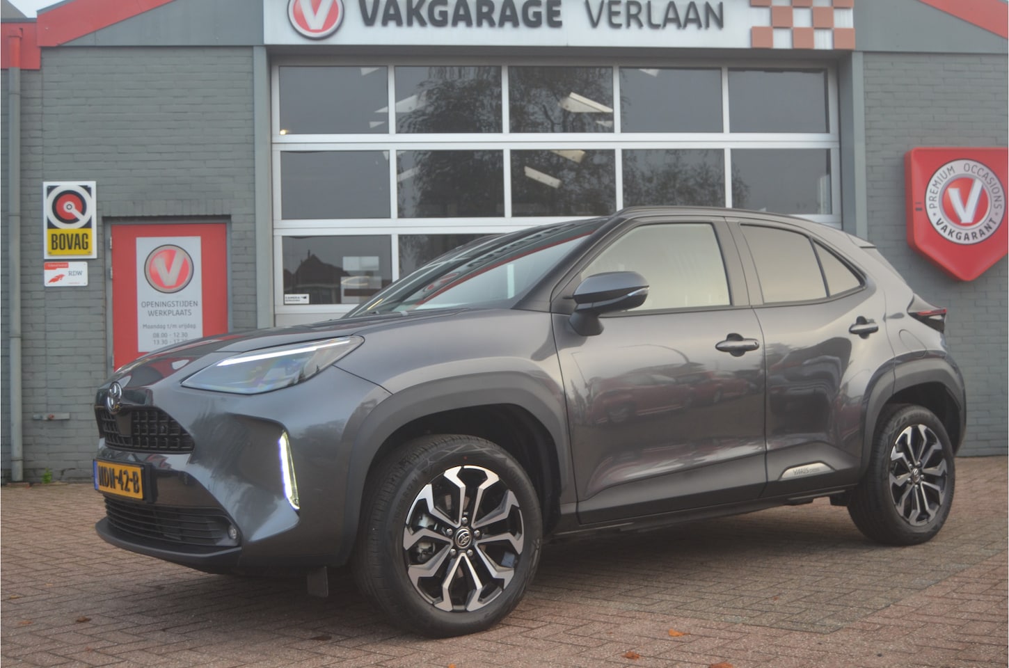 Toyota Yaris Cross - 1.5 Hybrid 115 Dynamic 17''/ Keyless / Dodehoeks. / PDC v+a - AutoWereld.nl