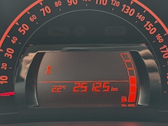 Renault Twingo - 1.0 SCe Limited Unieke KM Stand / Airco / Donker Glas / Elect. Ramen / Centr. Vergrendelin
