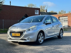 Peugeot 208 - 1.2 VTi Allure 5DR*Navigatie*Cruise*Distributieriem vervangen*Cruise*Trekhaak*Clima*LM vel
