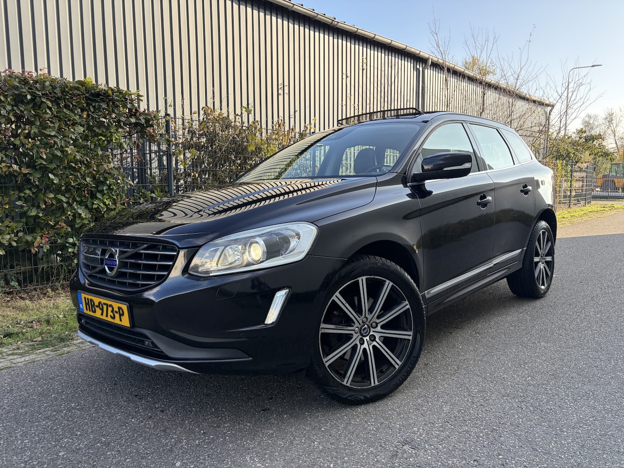 Volvo XC60 - 2.0 D4 FWD Ocean Race / AUTOMAAT / BLIS / PANORAMADAK / HARMAN KARDON / LEER / CRUISE - AutoWereld.nl