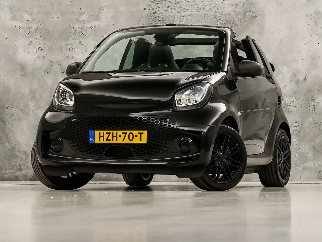 Smart Fortwo cabrio - EQ Sport 18 kWh (BRABUS LEDER, BLACK PACK, STOELVERWARMING, CLIMATE, CRUISE, BLUETOOTH, NI - AutoWereld.nl
