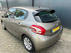 Peugeot 208 - € 6149, -1.4 e-HDi Active 5Drs Automaat 68.000 kms