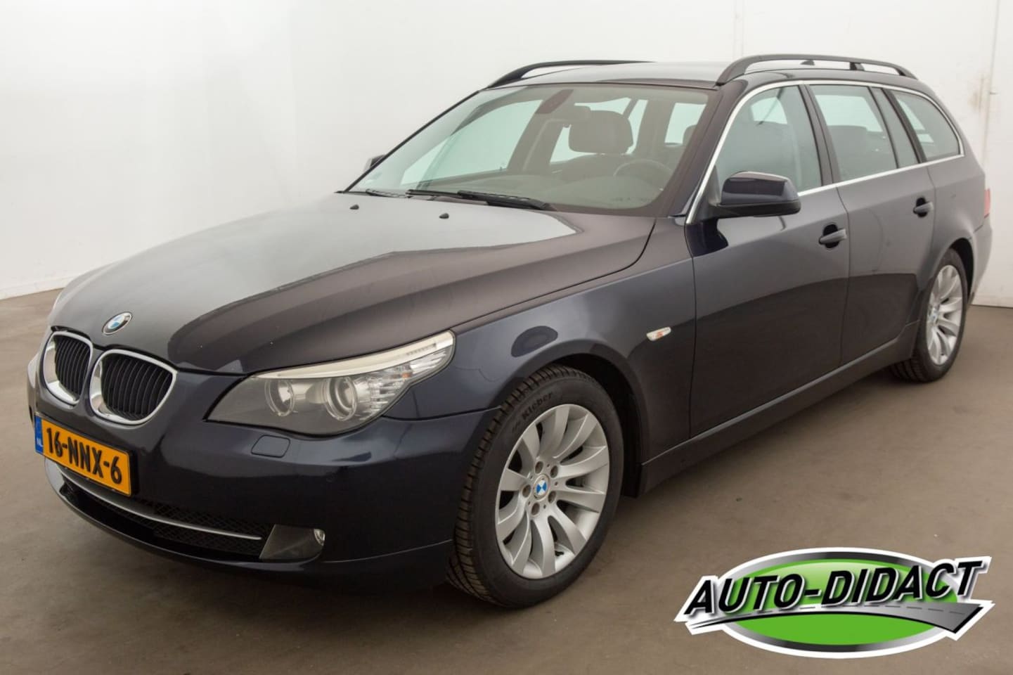 BMW 5-serie Touring - 520i Automaat Leder Navi Airco Corporate Lease Business Line Edition I - AutoWereld.nl