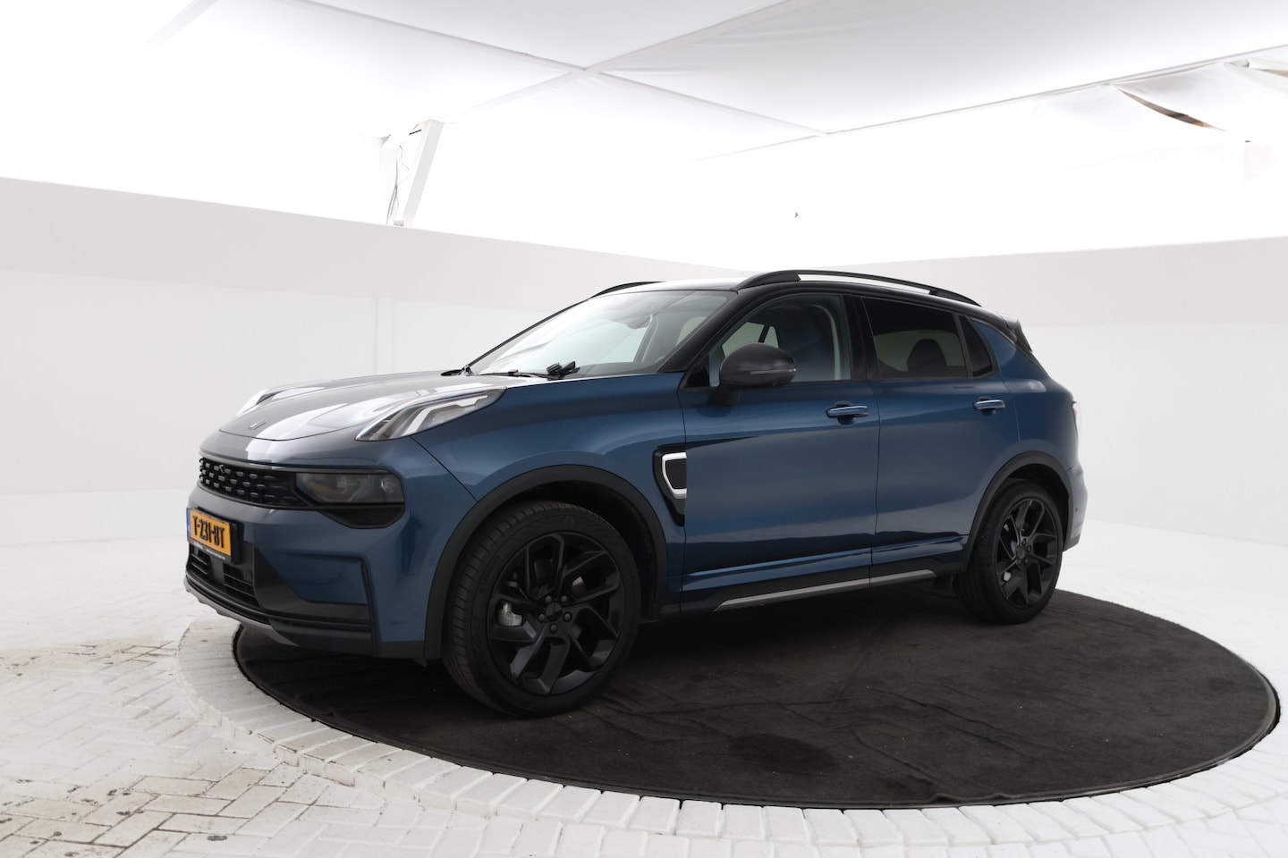 Lynk & Co 01 - 1.5 zwarte hemel! - AutoWereld.nl