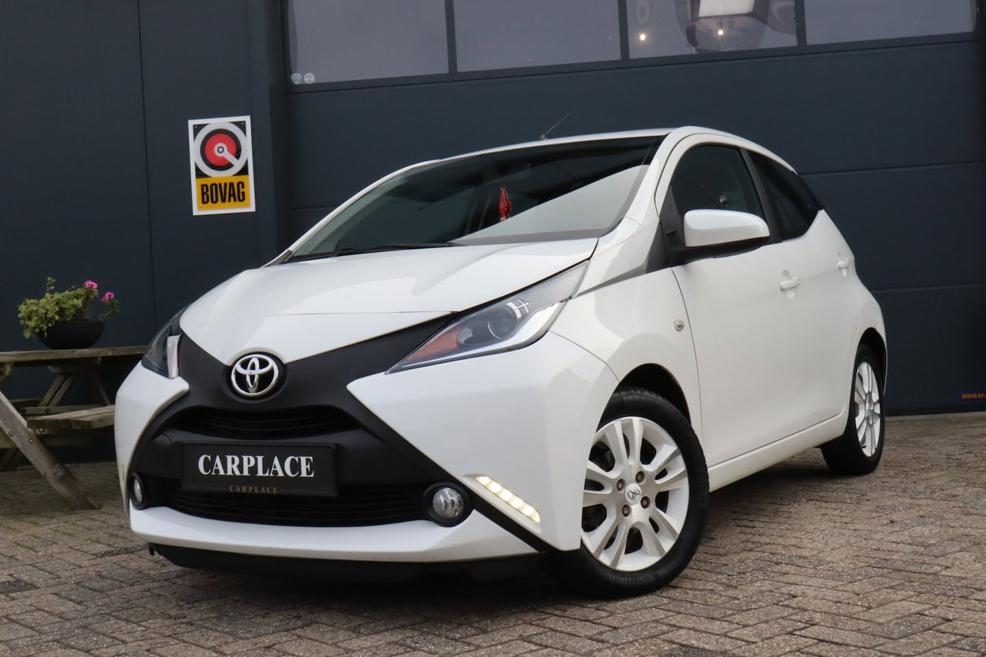 Toyota Aygo - 1.0 VVT-i x-sport-Automaat-Airco - AutoWereld.nl