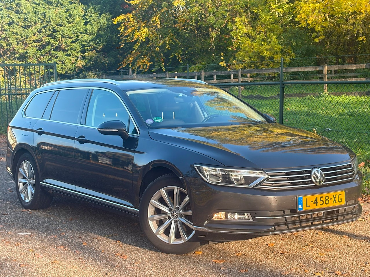 Volkswagen Passat Variant - 1.4 TSI ACT Highline Business R /Automaat/Carplay/Camera/ - AutoWereld.nl
