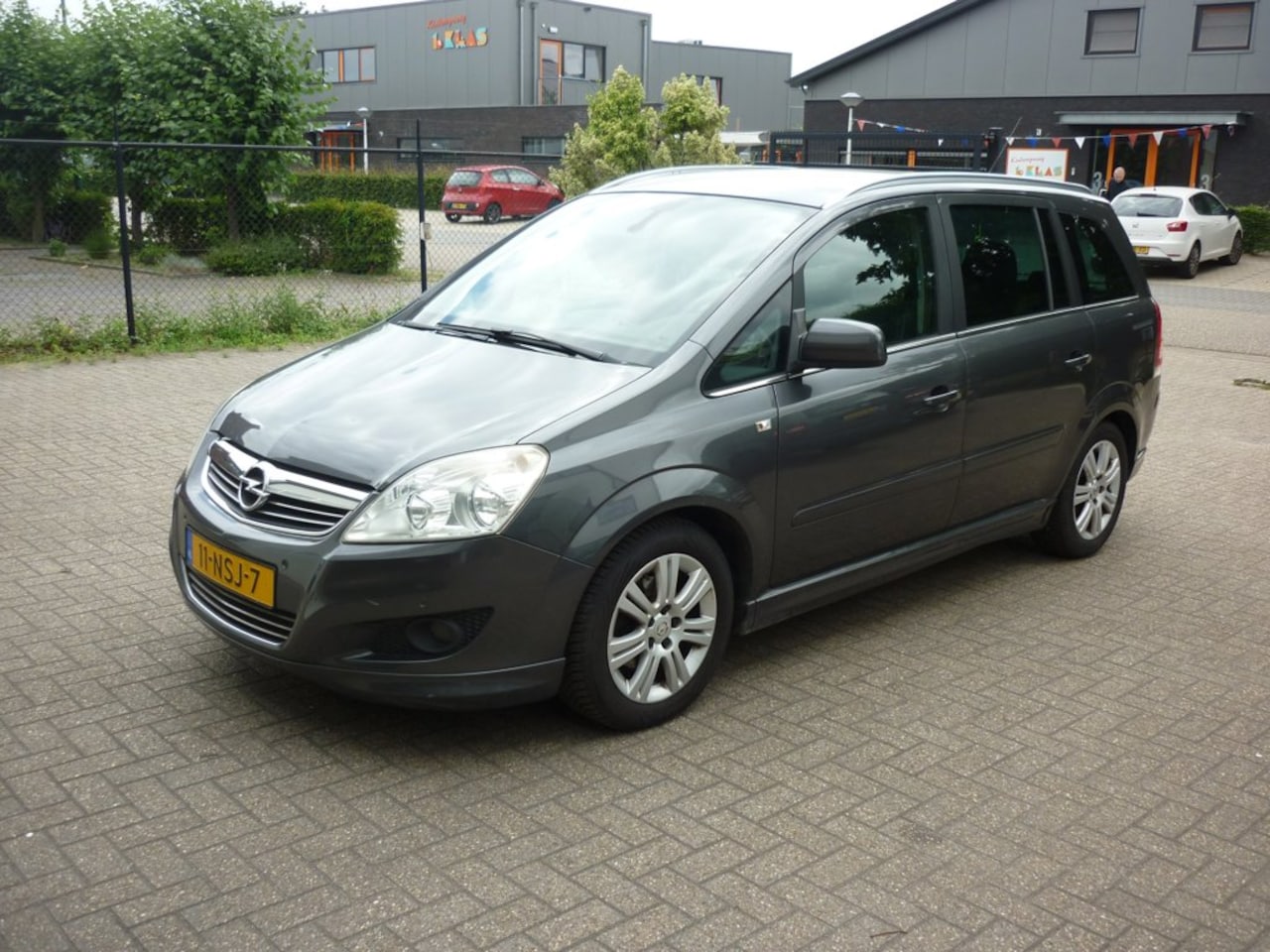 Opel Zafira - 1.8 Cosmo airco 7 zits lederen bekleding mooie auto - AutoWereld.nl