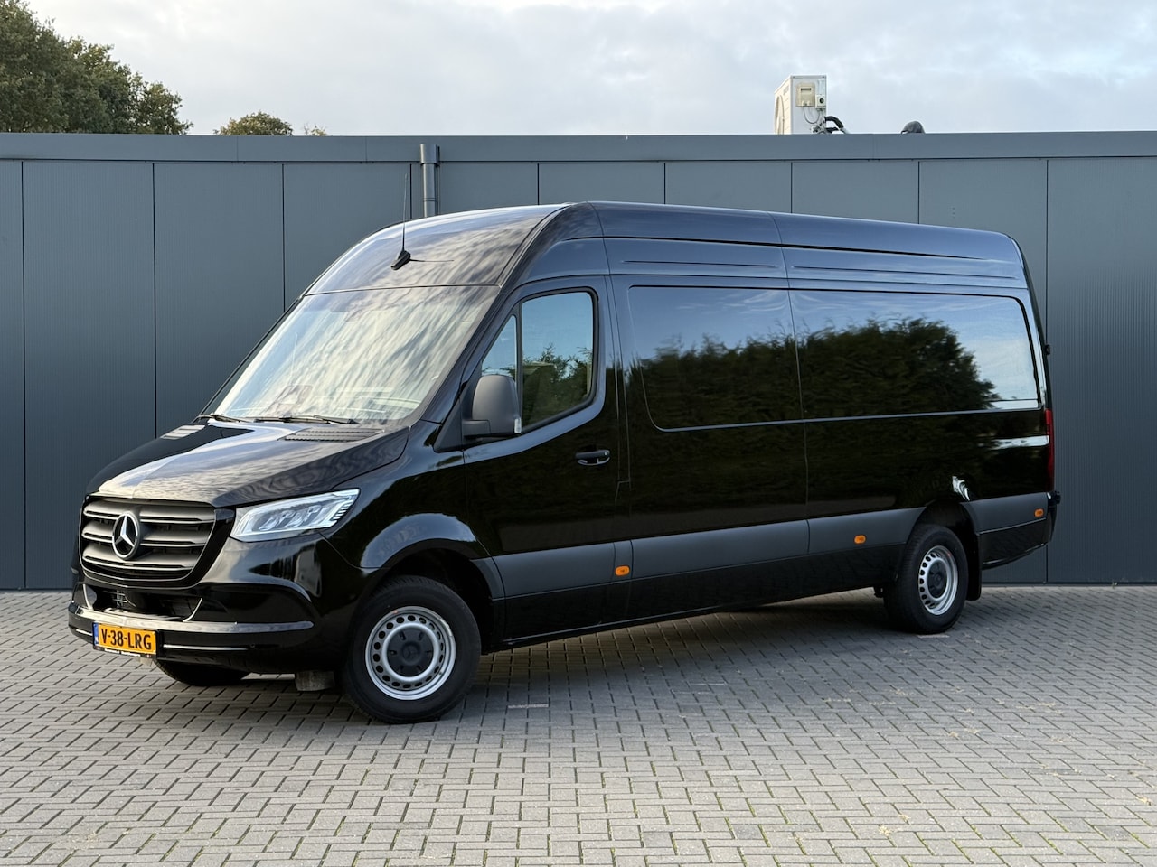 Mercedes-Benz Sprinter - 317 CDI 170 PK 9G-TRONIC / L3H2 / CAMERA / 3.500 KG AHG / LED KOPLAMPEN / LANE ASSIST / BL - AutoWereld.nl