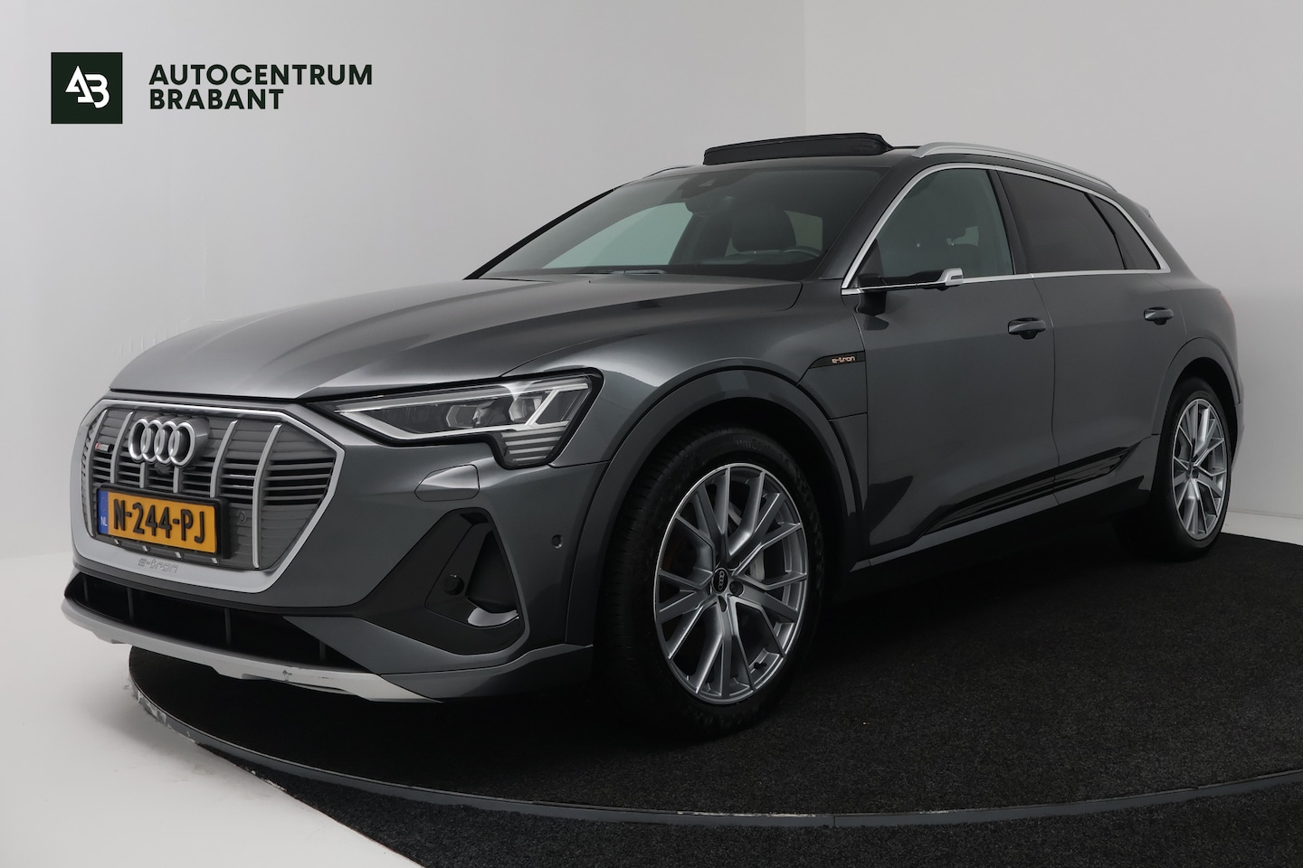 Audi e-tron - 50 quattro S edition 71 kWh (PANORAMADAK, TREKHAAK, STOELVERWARMING, CAMERA, ELEKTR STOELE - AutoWereld.nl