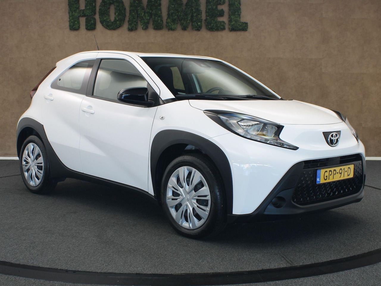Toyota Aygo X - 1.0 VVT-i MT Play - ORIGINEEL NEDERLANDSE AUTO - AFKOMSTIG VAN 1E EIGENAAR - CAMERA - APPL - AutoWereld.nl
