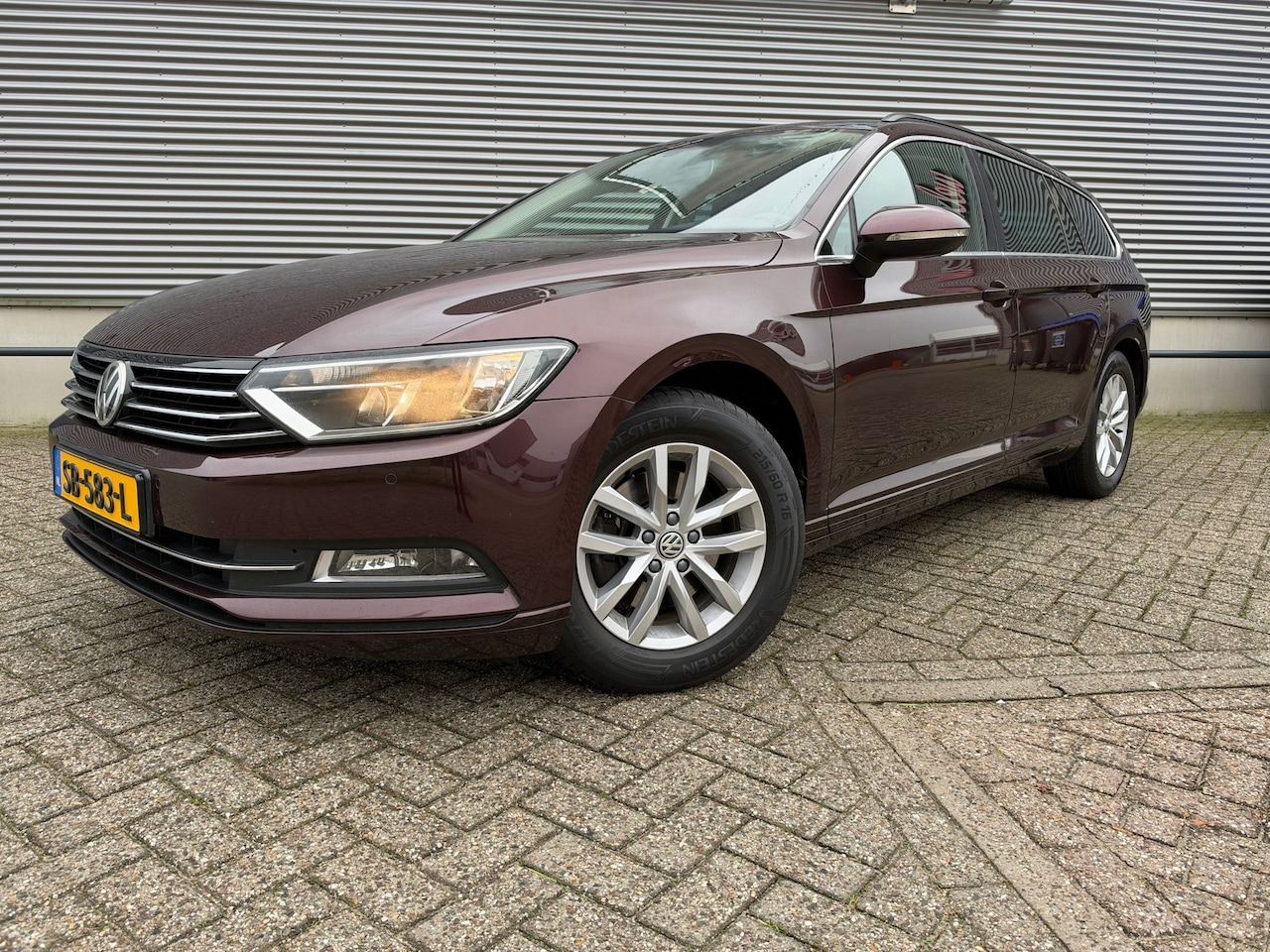 Volkswagen Passat Variant - Volkswagen Passat Variant 1.6 TDI Highline | Automaat | Stoelverwarming & Massage | Trekha - AutoWereld.nl