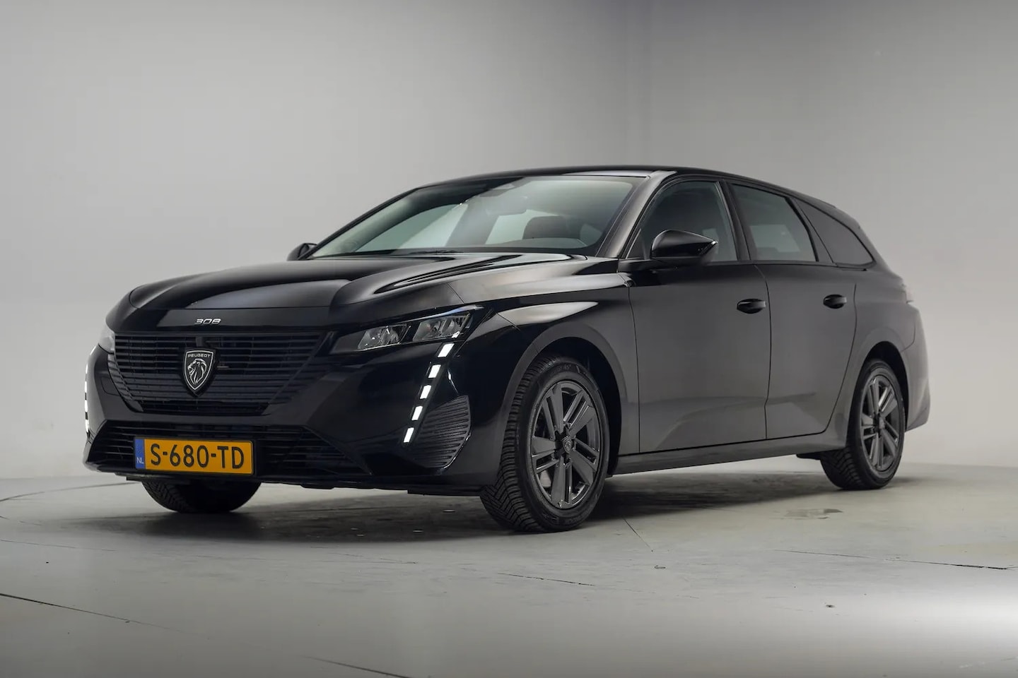 Peugeot 308 SW - 1.2 PureTech Active Pack Business [ LED Head-up Apple/Android ] - AutoWereld.nl
