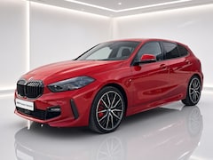 BMW 1-serie - 118i M-Sport Pro | Handgeschakeld | Panorama | 19" | Leder