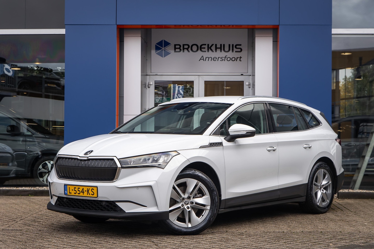Skoda Enyaq iV - 60 | Stoelverwarming | Apple Carplay | Keyless | Parkeersensoren | Apple Carplay/Android A - AutoWereld.nl