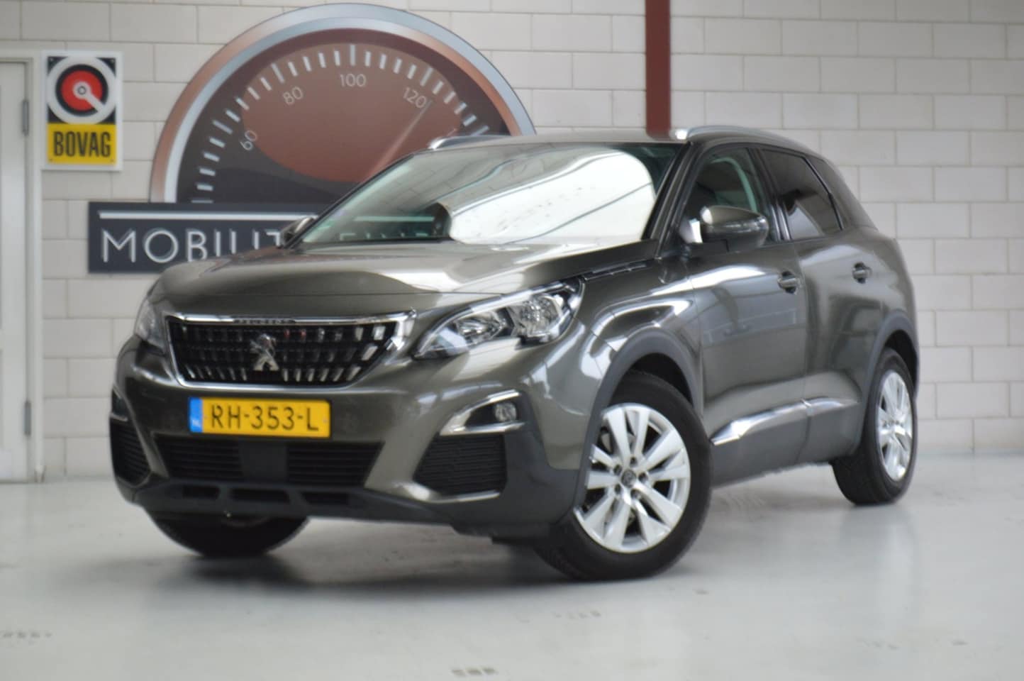 Peugeot 3008 - 1.2 131PK Active, DEALERONDERH, TREKHAAK, All-season, GARANTIE - AutoWereld.nl