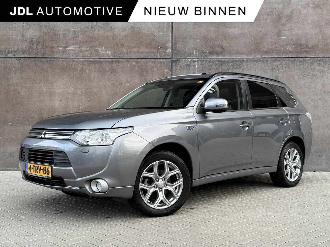 Mitsubishi Outlander - 2.0 PHEV Instyle | Trekhaak | Dealer onderhouden | Leder | Camera | Panorama dak | - AutoWereld.nl