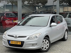 Hyundai i30 - 1.6i Dynamic | Navi | Airco | Trekhaak
