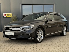 Volkswagen Passat Variant - 1.4 TSI PHEV GTE Business TREKHAAK | IQLIGHTS