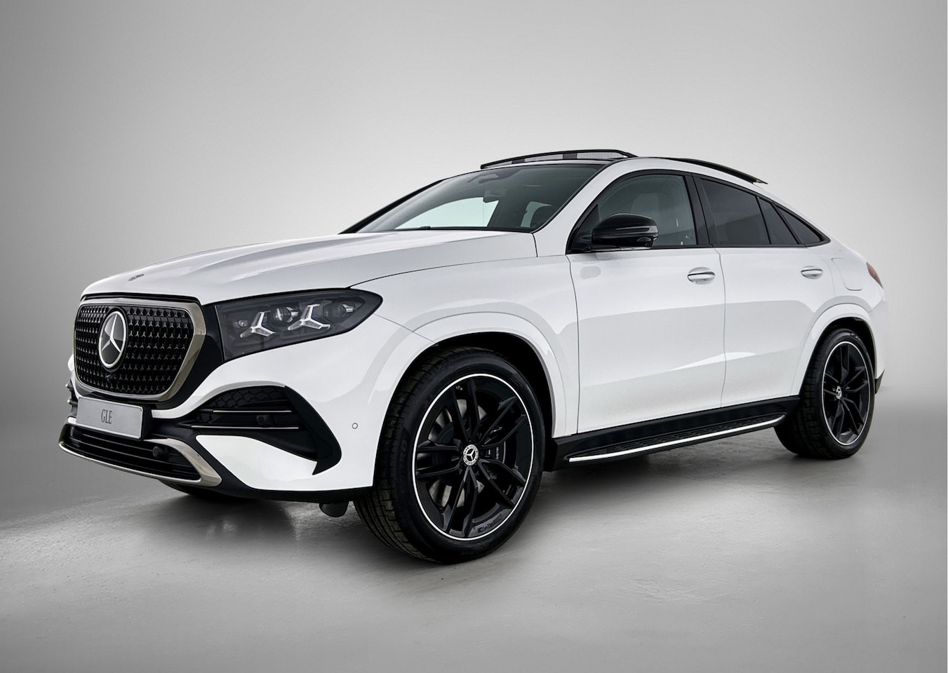 Mercedes-Benz GLE-Klasse - 450 e 4MATIC AMG Line | Premium pakket | Nightpakket | Treeplanken | Trekhaak | Luchtverin - AutoWereld.nl