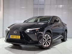 Lexus RZ - 450e Comfort Line 71 kWh / 4WD/ NIEUW / 17% bijtelling / Dodehoek detectie / Stoelverwarmi