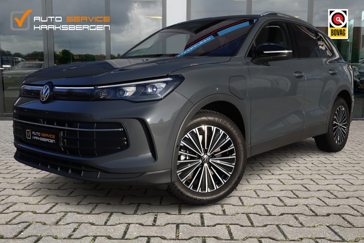 Volkswagen Tiguan - 1.5 eHybrid Life | Trekhaak | 360 Camera | Winter Pakket | Fabrieksgarantie - AutoWereld.nl