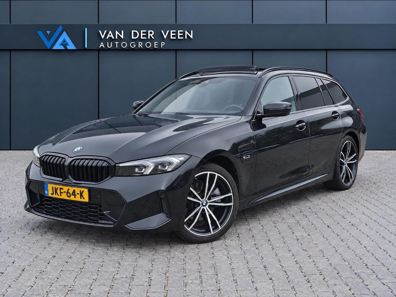 BMW 3-serie Touring - 330e xDrive M-sport | Incl. 12 maanden garantie | SOH 99% | Schuif/kantel dak | Apple carp - AutoWereld.nl