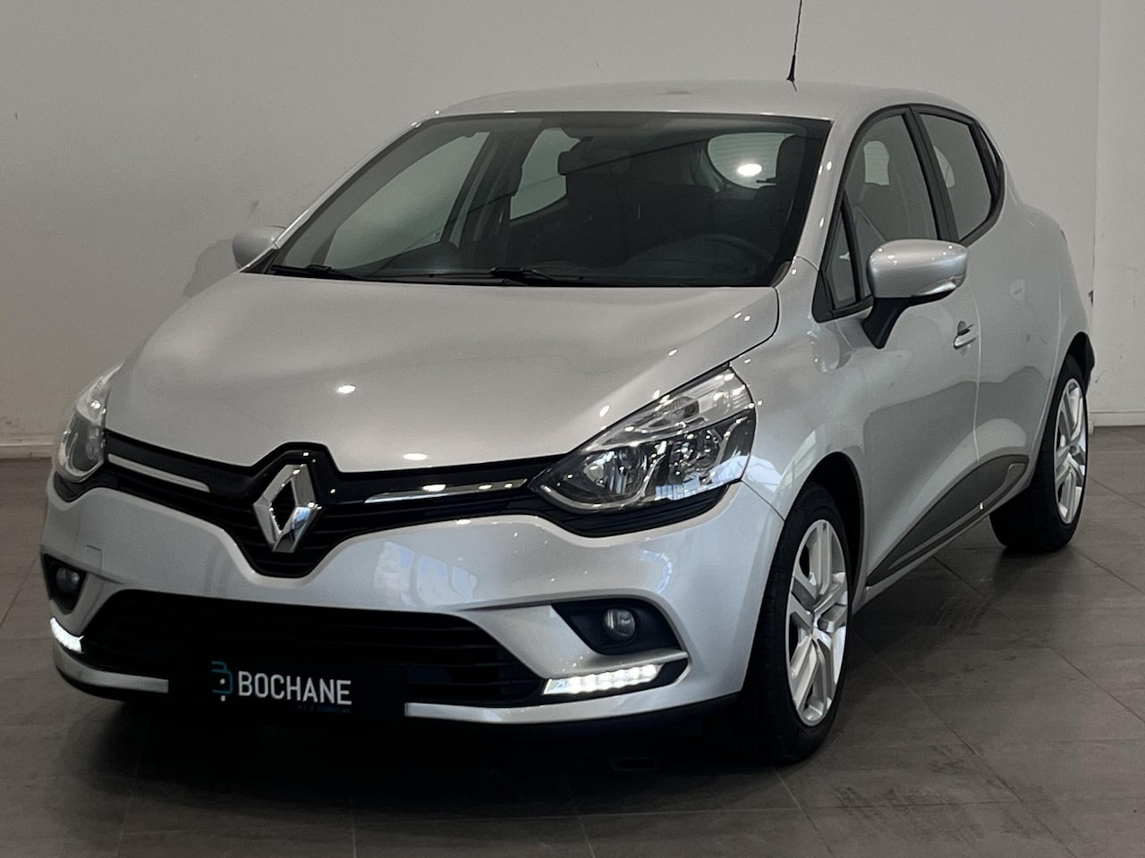 Renault Clio - 0.9 TCe Life | Airco | Trekhaak | Cruise control | Navigatie - AutoWereld.nl