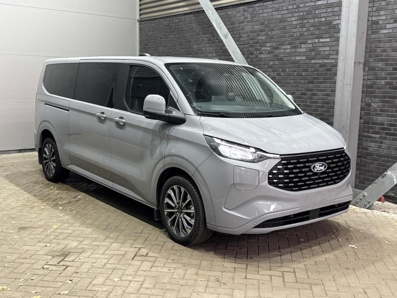 Ford Transit Custom - 340 2.5 PHEV L2H1 Titanium X | B&O | 360° Camera | BLIS | Stoel+Stuurverwarming | Keyless - AutoWereld.nl