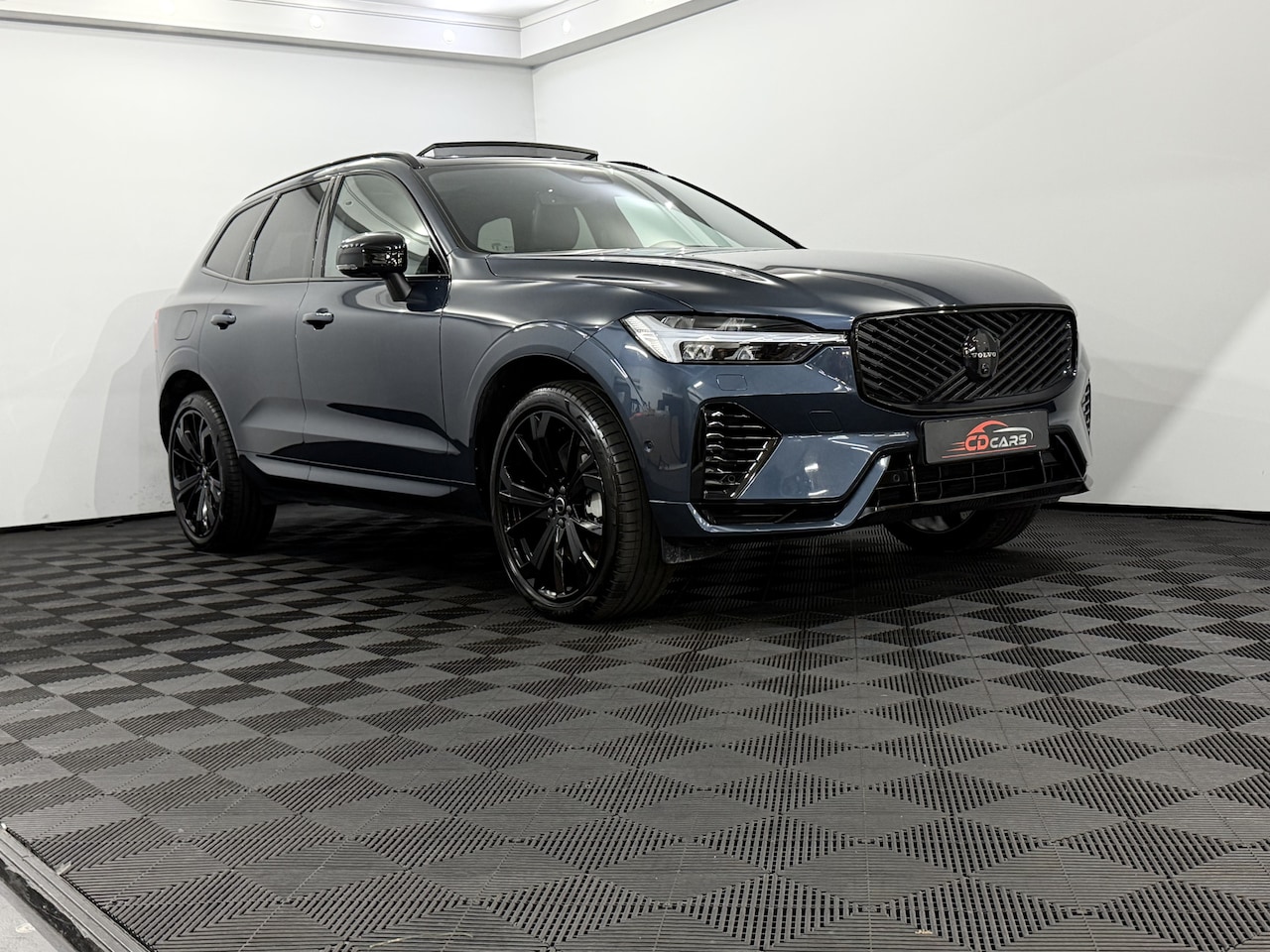 Volvo XC60 - 2.0 T6 Plug-in hybrid AWD Black Edition Plus Panoramadak, Harman/Kardon, 21Inch velgen, 36 - AutoWereld.nl