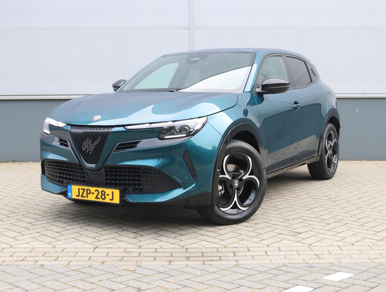 Alfa Romeo Junior - 1.2 145pk Hybrid Ibrida Ti | Tot 8 jaar garantie | Stoelverwarming | Camera | Automatische - AutoWereld.nl