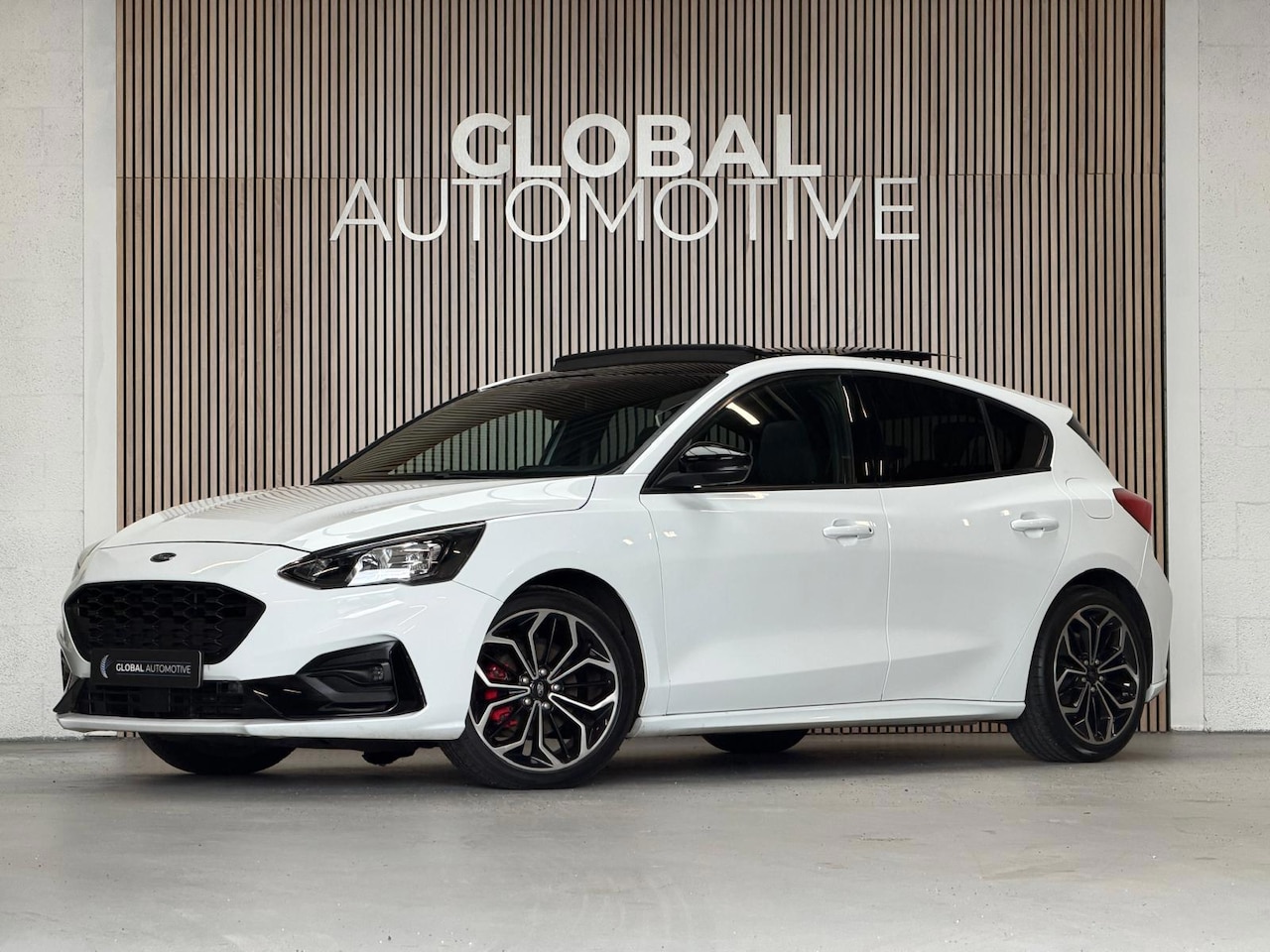 Ford Focus - 1.0 EcoBoost ST Line Business - Panoramadak - Camera - ECC - AutoWereld.nl