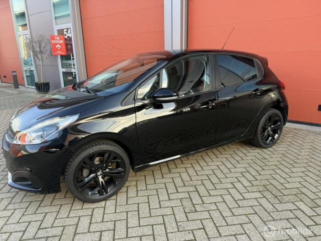 Peugeot 208 - 1.2 PureTech 5 DRS -89.000 KM NAP-AIRCO-APK 2027 - AutoWereld.nl