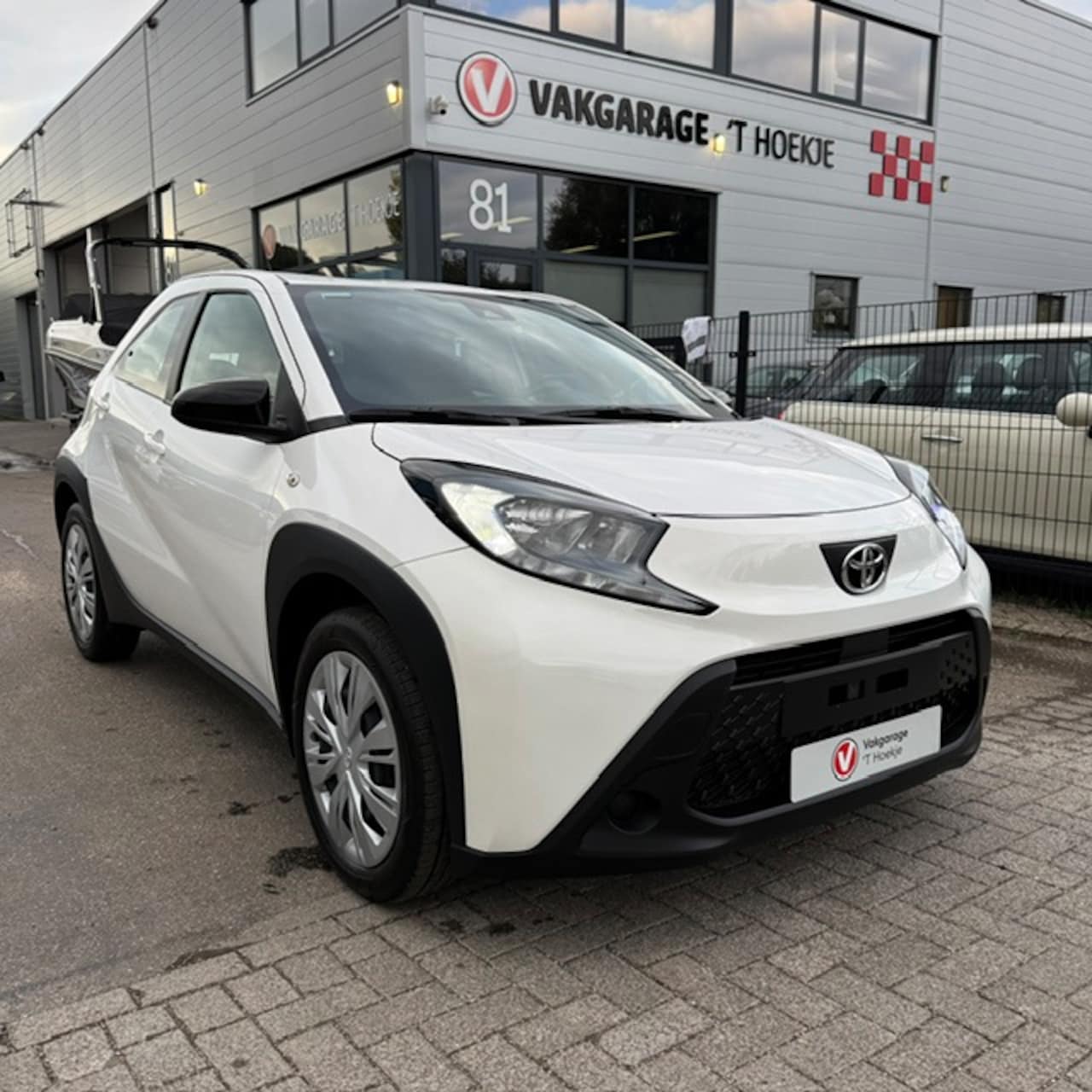 Toyota Aygo X - 1.0 VVT-i MT Play | BTW Voertuig | Dealer onderhouden - AutoWereld.nl