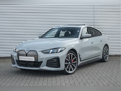 BMW i4 - eDrive35 M Sport / Schuif-kanteldak / Comfort Access / Achteruitrijcamera / Adaptieve LED