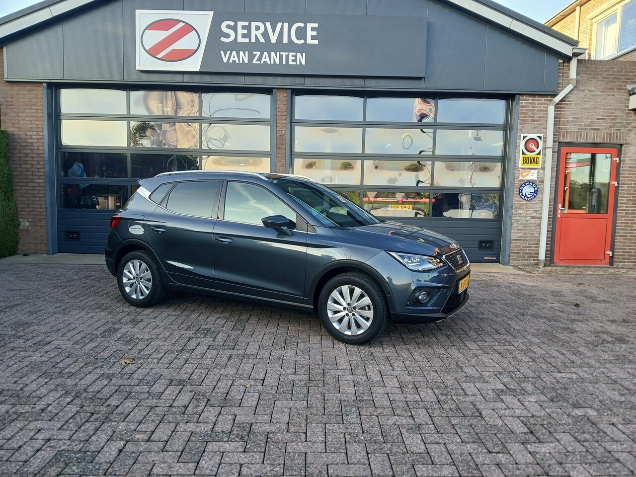 SEAT Arona - 1.0 TSI Xcellence Edition DSG-7 + Camera + Alcantara + Trekhaak - AutoWereld.nl