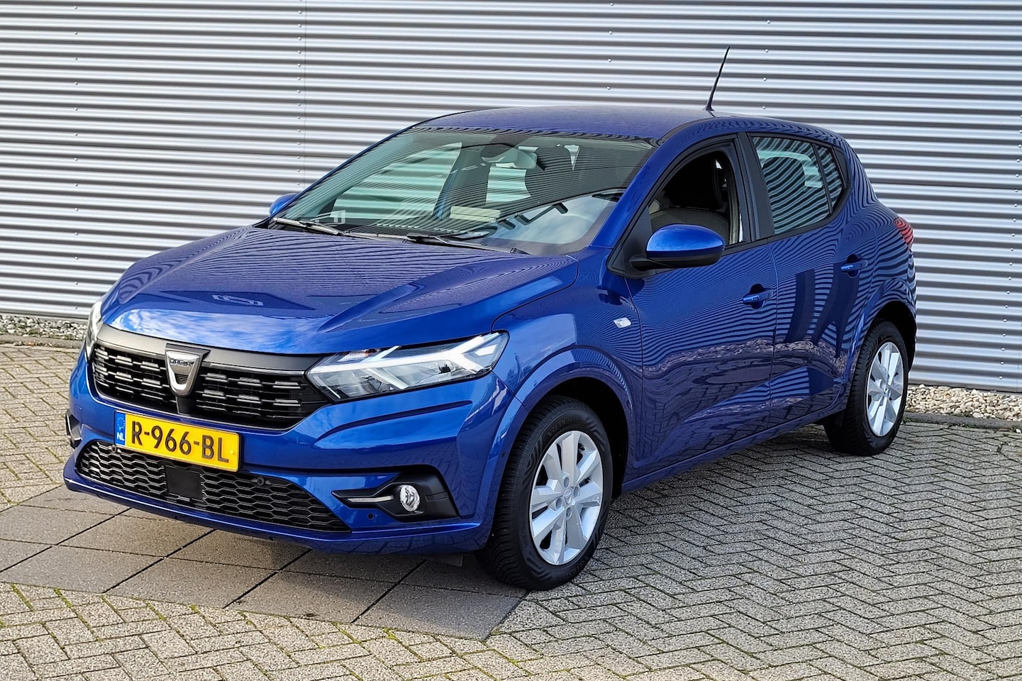 Dacia Sandero - 1.0 TCe 100 Bi-Fuel Comfort | Airco | Achteruitrij camera | Cruise controle | - AutoWereld.nl