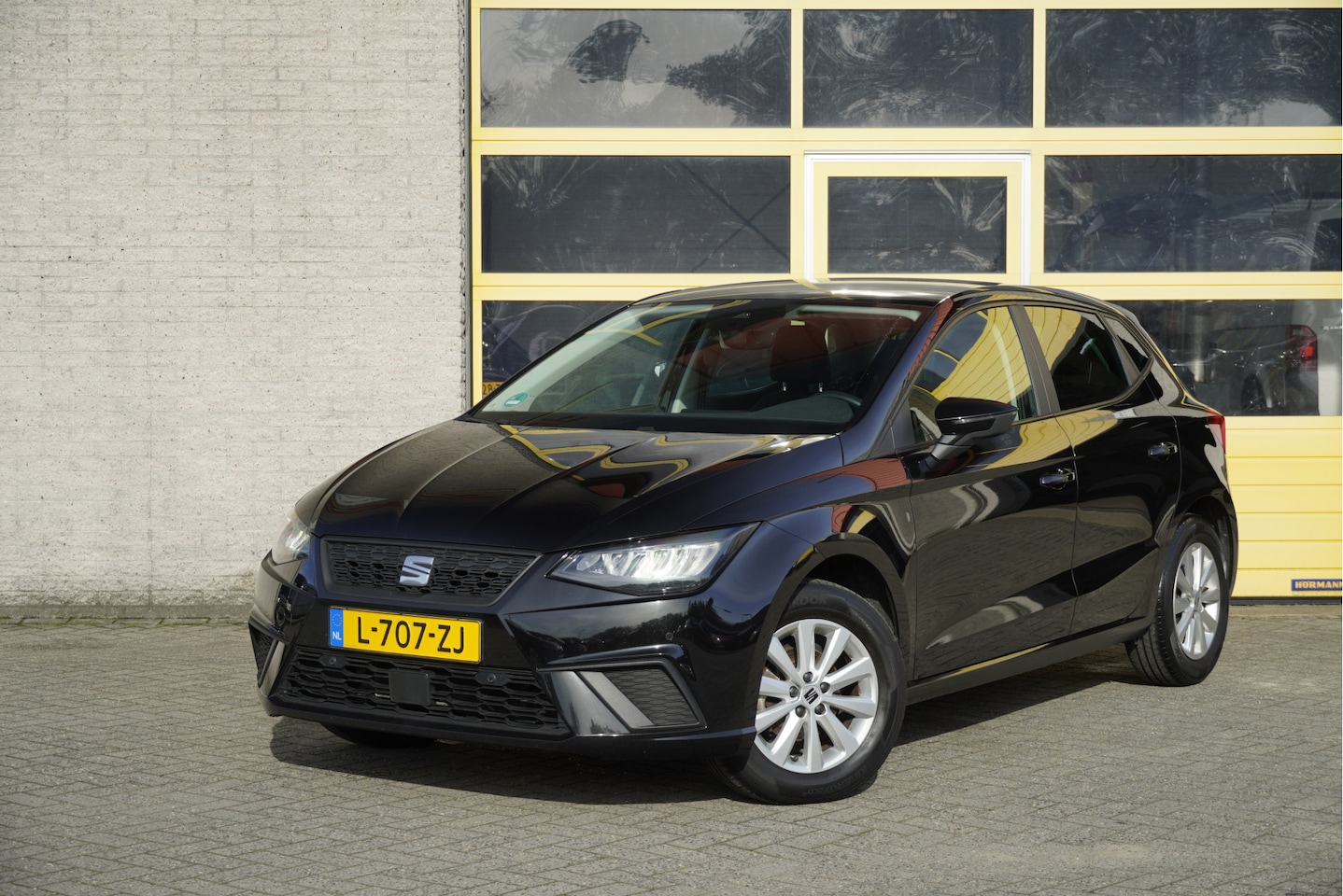 SEAT Ibiza - 1.0 TSI 5drs Style Business Intense BJ2021 Lmv 15" | Led | Pdc | App-Connect | Navi | Virt - AutoWereld.nl