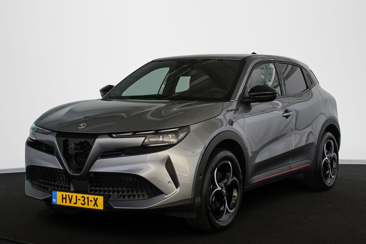 Alfa Romeo Junior - 1.2 Turbo Hybrid Ibrida Speciale Pack Techno Stoelverwarming Camera - AutoWereld.nl
