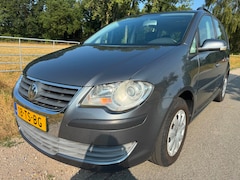 Volkswagen Touran - 1.6 Optive met airco en trekhaak