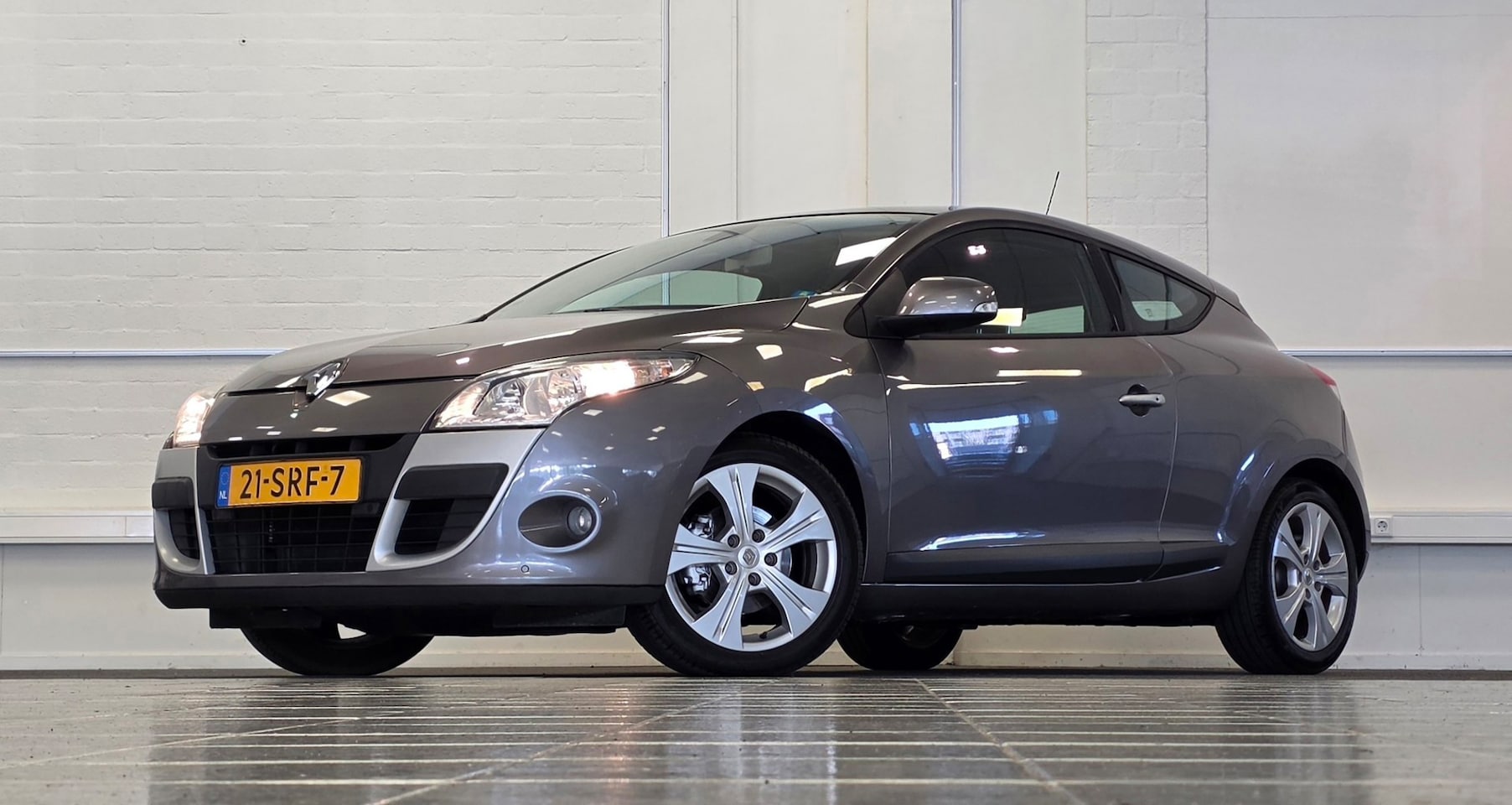 Renault Mégane Coupé - 1.6i Dynamique Panoramadak 100% Onderhouden Mooi! - AutoWereld.nl